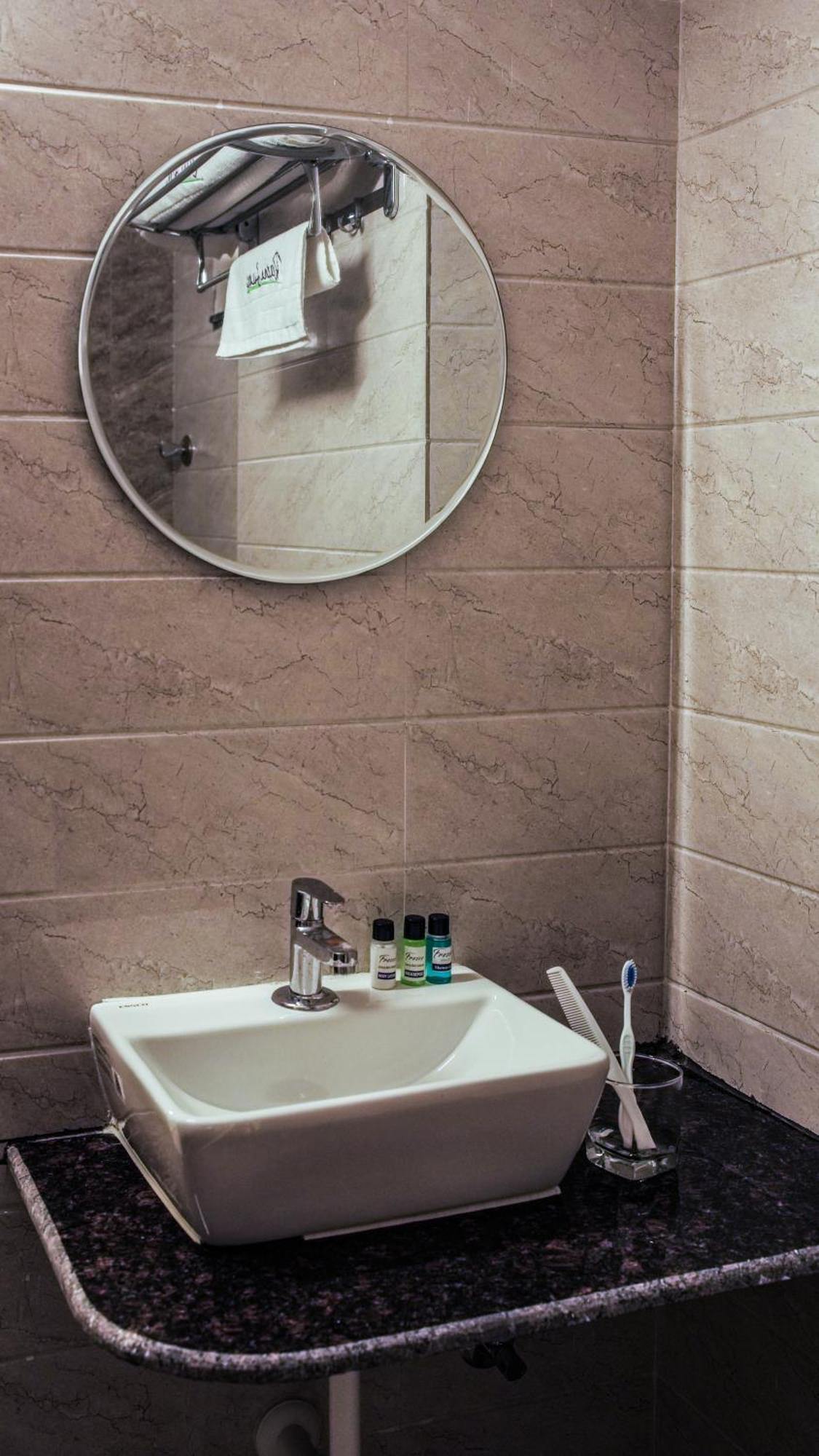 Radhe Suites Hajdarábád Exteriér fotografie